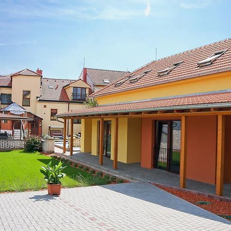 Pension Cizek Микулов Екстериор снимка