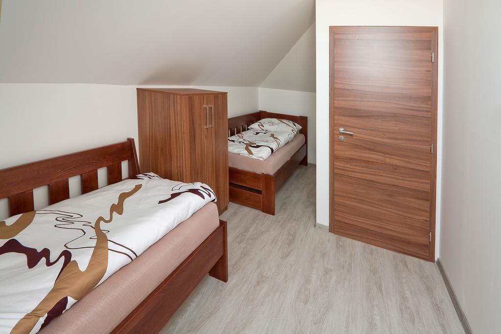 Pension Cizek Микулов Екстериор снимка